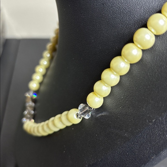 Sorority Glass Pearl Silver Tone Beaded Necklace - Picture 3 of 7